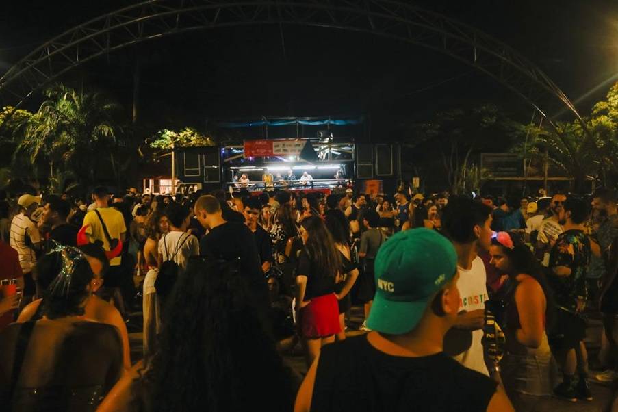 Carnaval da ADUF Dourados acontecerá dia 17 no Centro de Convenções Carnaval da ADUF Dourados acontecerá dia 17 no Centro de Convenções