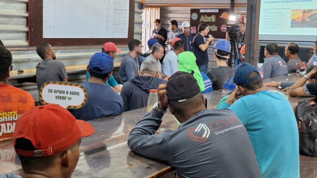 Abril Verde: palestra em canteiro de obras reforça prevenção e segurança no trabalho