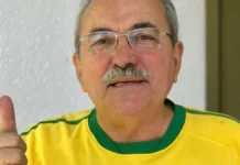 Ex-deputado posta 'nude' sem querer no Instagram