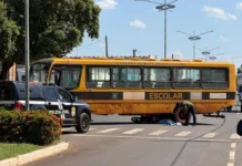 MS: acidente entre moto e ônibus escolar deixa jovem morto em avenida