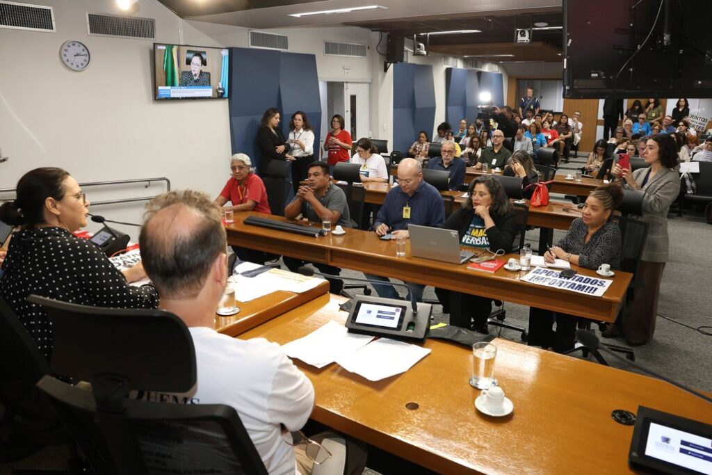 Em defesa da UEMS, Gleice Jane critica abandono da universidade pública em MS Em defesa da UEMS, Gleice Jane critica abandono da universidade pública em MS