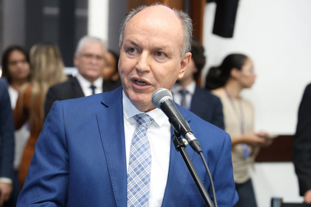 Deputados de MS repercutem escândalos nacionais e disputa pela presidência da República Deputados de MS repercutem escândalos nacionais e disputa pela presidência da República