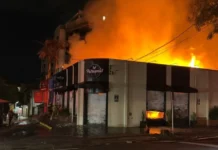 Vídeo mostra começo de incêndio que destruiu quatro lojas
