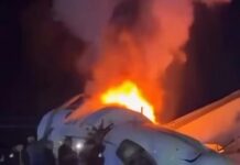 Jatinho cai em rodovia com 6 pessoas a bordo, pega fogo e deixa um morto