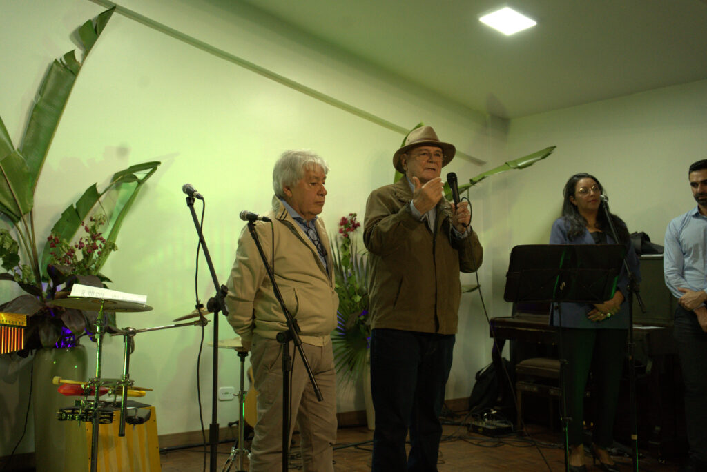 Veja álbum de fotos do lançamento do livro 'A Revolta da Natureza', de Ermínio Guedes Veja álbum de fotos do lançamento do livro 'A Revolta da Natureza', de Ermínio Guedes