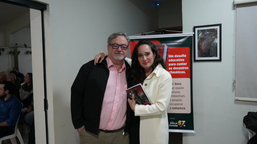 Veja álbum de fotos do lançamento do livro 'A Revolta da Natureza', de Ermínio Guedes Veja álbum de fotos do lançamento do livro 'A Revolta da Natureza', de Ermínio Guedes