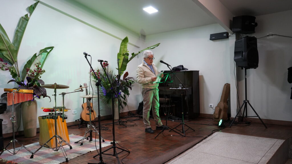 Veja álbum de fotos do lançamento do livro 'A Revolta da Natureza', de Ermínio Guedes Veja álbum de fotos do lançamento do livro 'A Revolta da Natureza', de Ermínio Guedes
