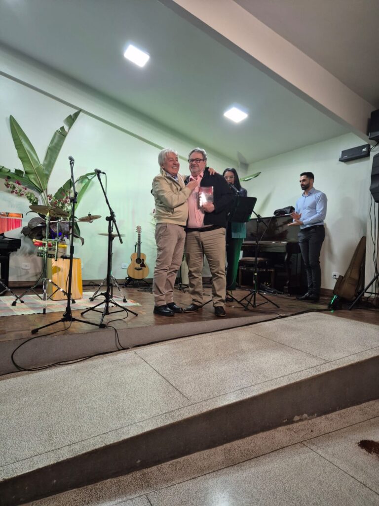 Veja álbum de fotos do lançamento do livro 'A Revolta da Natureza', de Ermínio Guedes Veja álbum de fotos do lançamento do livro 'A Revolta da Natureza', de Ermínio Guedes