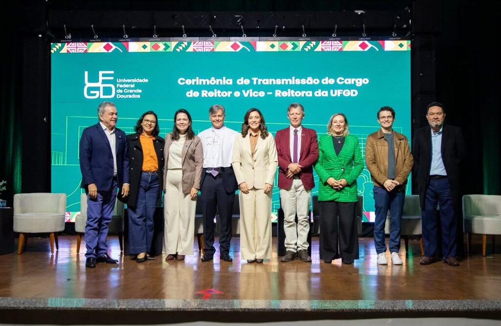 Etienne Biasotto e Danielle Marques Vilela tomam posse na Reitoria da UFGD