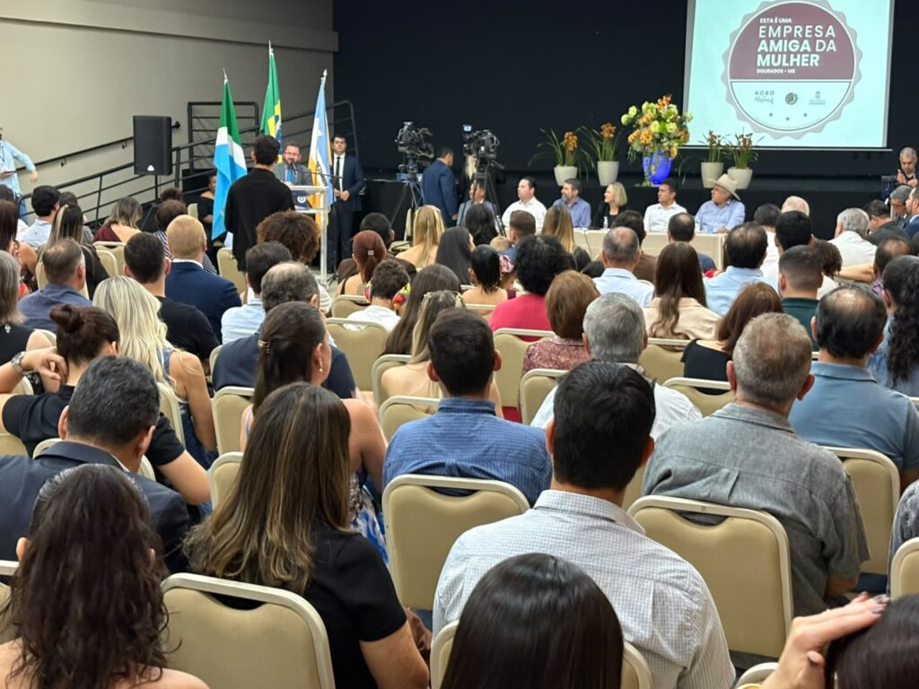 ACED destaca valorização do comércio durante sessão solene da Câmara