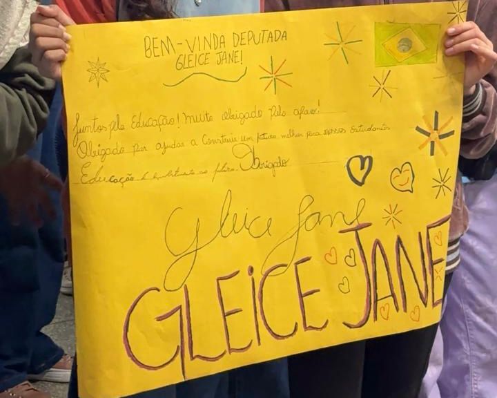 Gleice Jane destina R$ 410 mil em emendas para fortalecer escolas municipais e estaduais de Dourados Gleice Jane destina R$ 410 mil em emendas para fortalecer escolas municipais e estaduais de Dourados