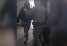 Filha de 23 anos tenta matar pai com copo de vidro e facadas