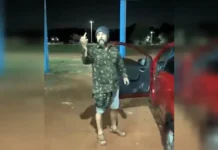 Homem que interrompeu futebol com tiros para o alto é sargento da PM