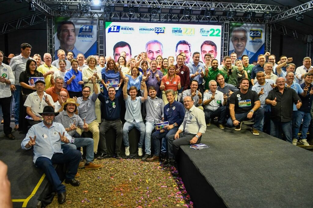 Senado: Reinaldo libera prefeitos para apoiar Vander Loubet e rifa Renan Contar Senado: Reinaldo libera prefeitos para apoiar Vander Loubet e rifa Renan Contar
