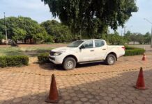 Homem é encontrado morto dentro de caminhonete em posto de combustíveis