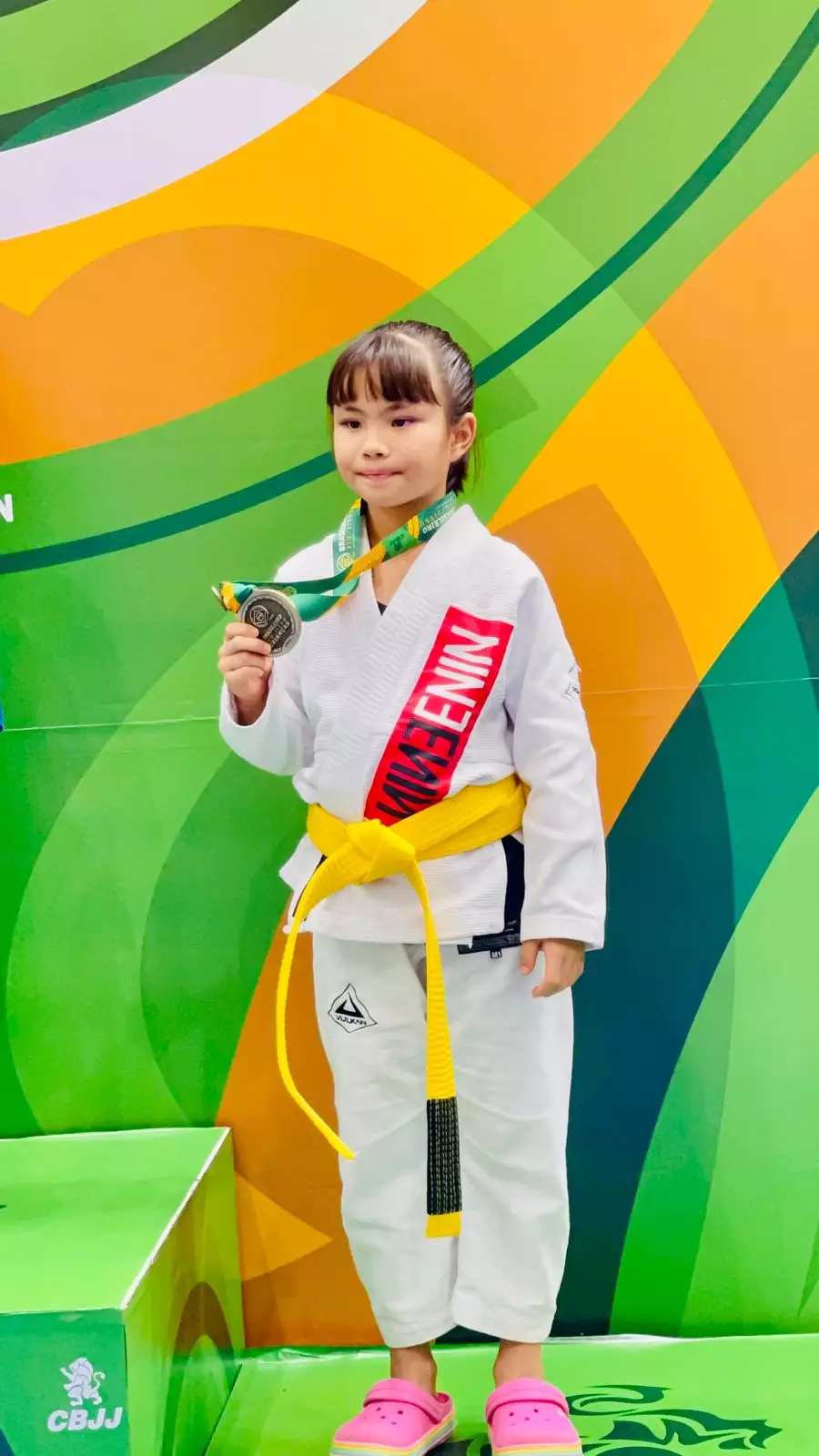 Crian&ccedil;as douradenses ganham medalhas no Campeonato Brasileiro de Jiu-Jitsu