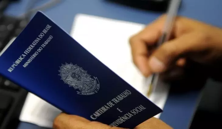 CLT faz 80 anos: o que mudou e pode mudar no Brasil da informalidade e aplicativos