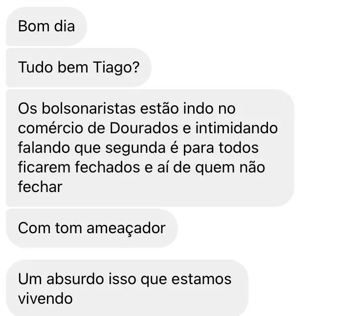 Dourados: Bolsonaristas intimidam comerciantes e mostram arma para estudantes Dourados: Bolsonaristas intimidam comerciantes e mostram arma para estudantes