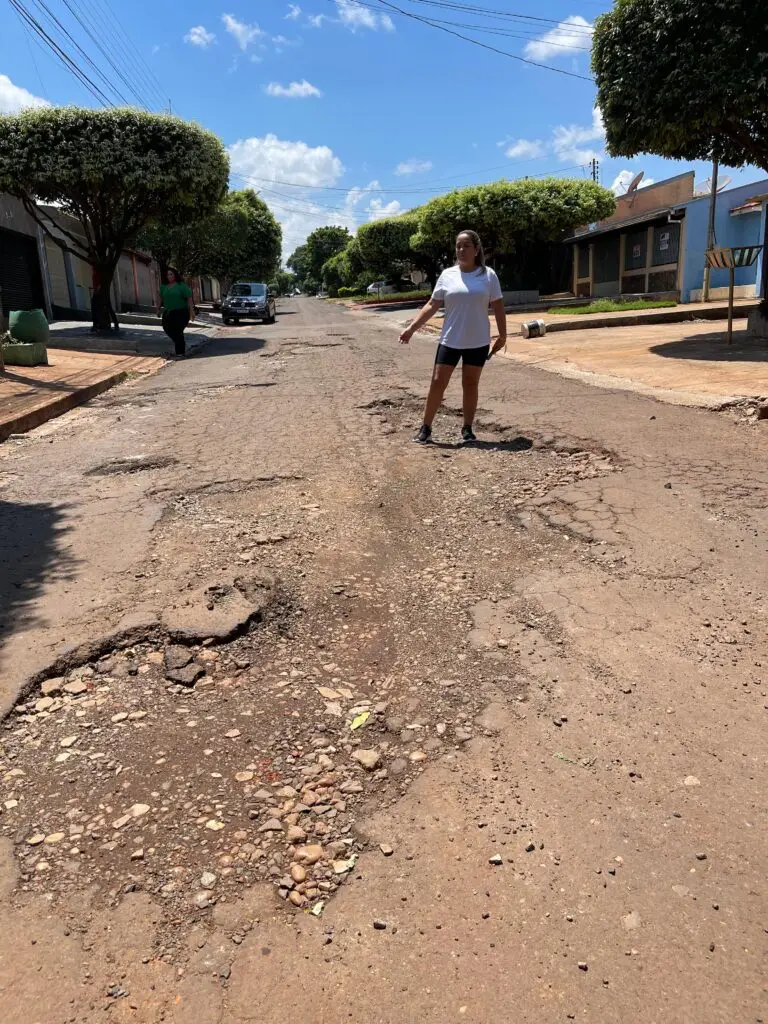 A pedido de Lia Nogueira, ruas do 4&deg; Plano e &Aacute;gua Boa ser&atilde;o recapeadas