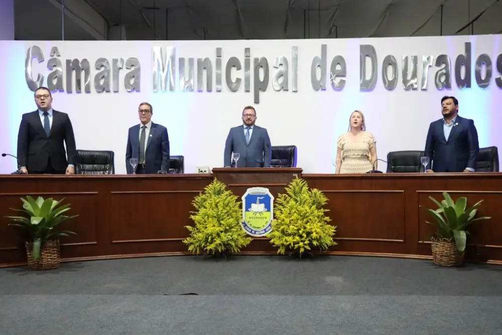 Livro ‘Minha história em Dourados’ recebe Menção Honrosa da Câmara Livro ‘Minha história em Dourados’ recebe Menção Honrosa da Câmara