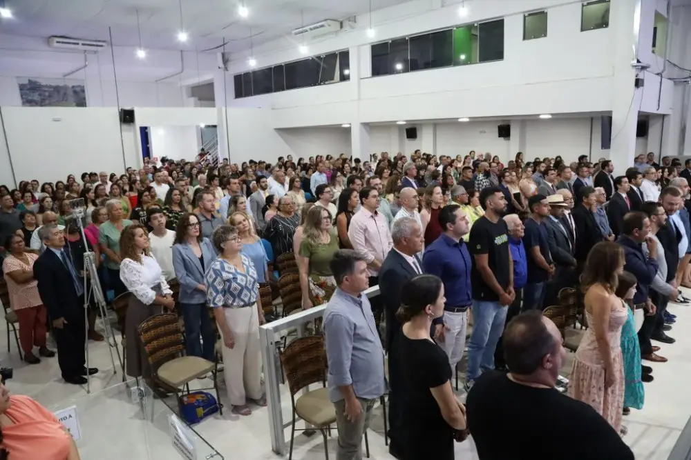 Livro ‘Minha história em Dourados’ recebe Menção Honrosa da Câmara Livro ‘Minha história em Dourados’ recebe Menção Honrosa da Câmara