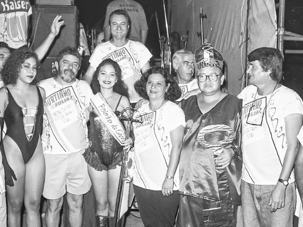 Zeca e Gilda presentearam Lula com fotos do carnaval de 1997, em Porto Murtinho Zeca e Gilda presentearam Lula com fotos do carnaval de 1997, em Porto Murtinho