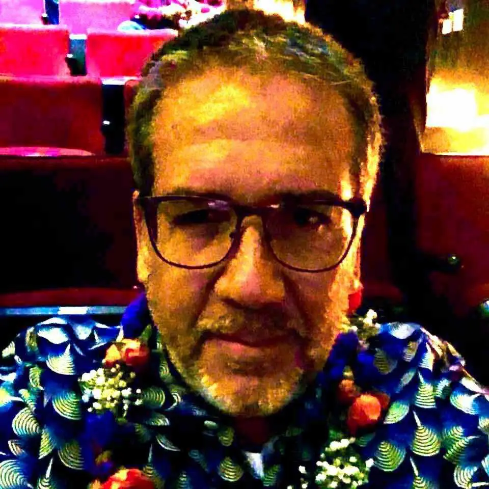 Poeta sul-mato-grossense Douglas Diegues faz leituras em universidades de Bueno Aires