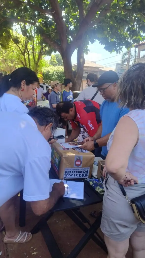 Dourados se une à mobilização nacional contra anistia e PEC da Blindagem Dourados se une à mobilização nacional contra anistia e PEC da Blindagem