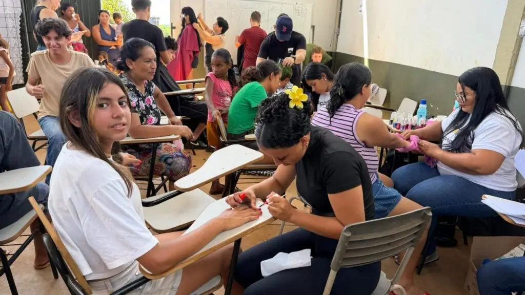 Ação social de Lia Nogueira leva serviços de saúde, beleza e cidadania à população