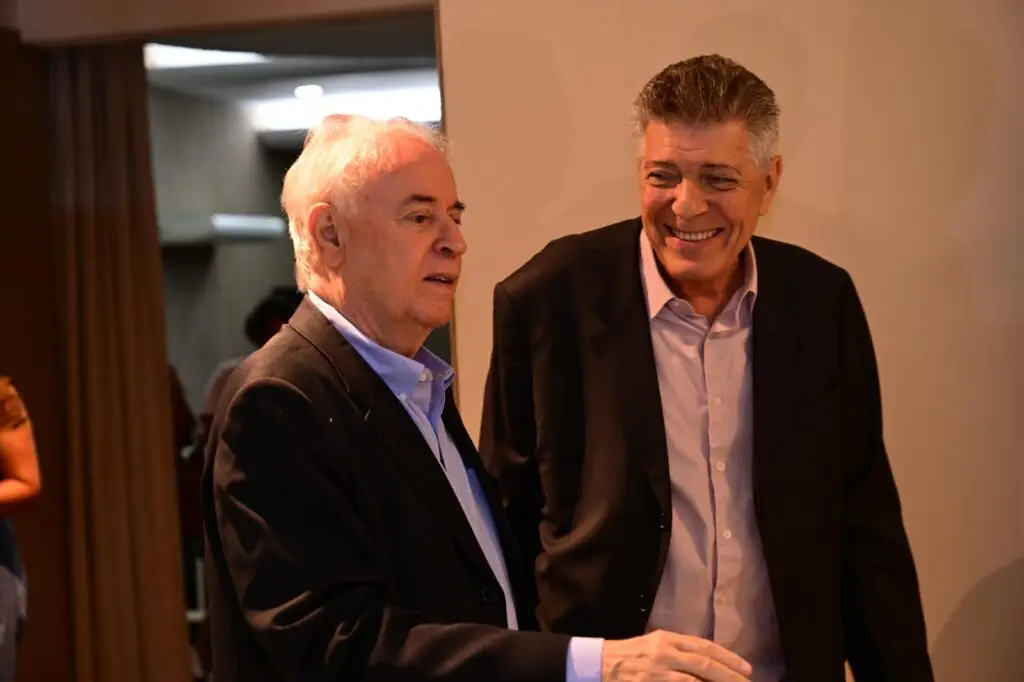 Palestras Imortais: Godofredo de Oliveira Neto defende autonomia da literatura no último Chá Acadêmico da ASL em 2025