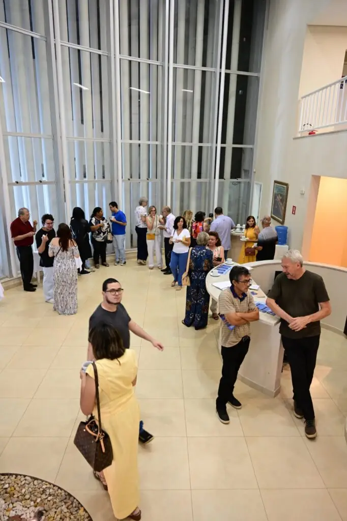 Palestras Imortais: Godofredo de Oliveira Neto defende autonomia da literatura no último Chá Acadêmico da ASL em 2025