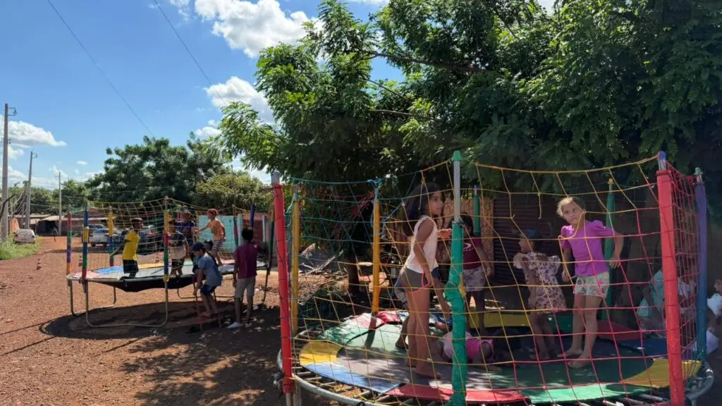 Ação social de Lia Nogueira leva serviços de saúde, beleza e cidadania à população