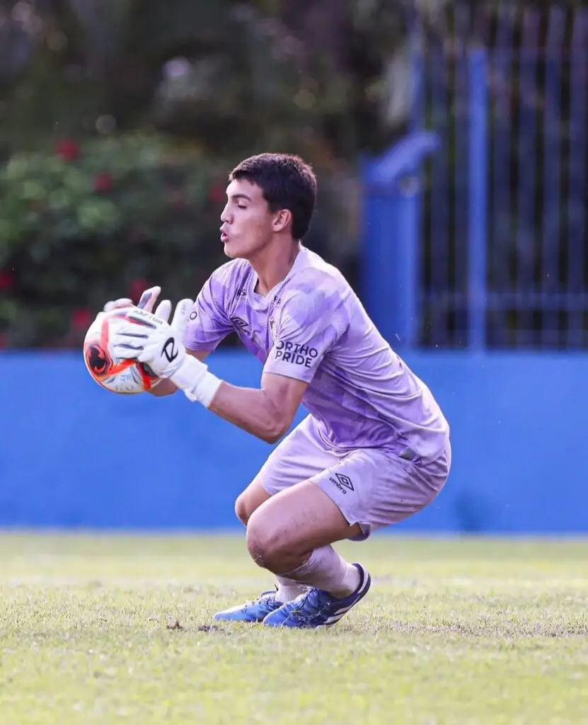 Dourados na Copinha 2026: Gustavo Felix transforma dor em força no Fluminense