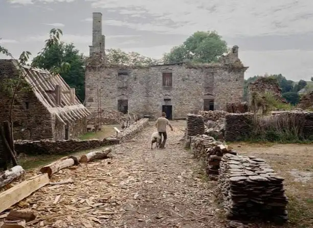 'O que os olhos não veem': fotógrafa francesa revela crenças e memórias em MS 'O que os olhos não veem': fotógrafa francesa revela crenças e memórias em MS