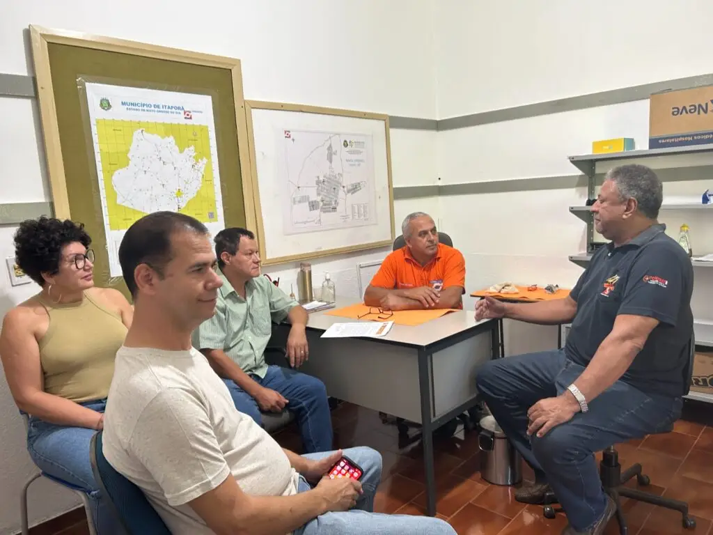 Itaporã: prédio do BB oferece perigo a funcionários e à população; Sindicato procura a Defesa Civil Itaporã: prédio do BB oferece perigo a funcionários e à população; Sindicato procura a Defesa Civil