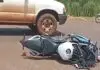 (Vídeo) Motociclista morre após ser atingido por caminhonete na BR-463 em Dourados