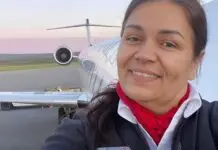 Comissária arremessada a mais de 100 metros do avião é encontrada viva presa ao assento