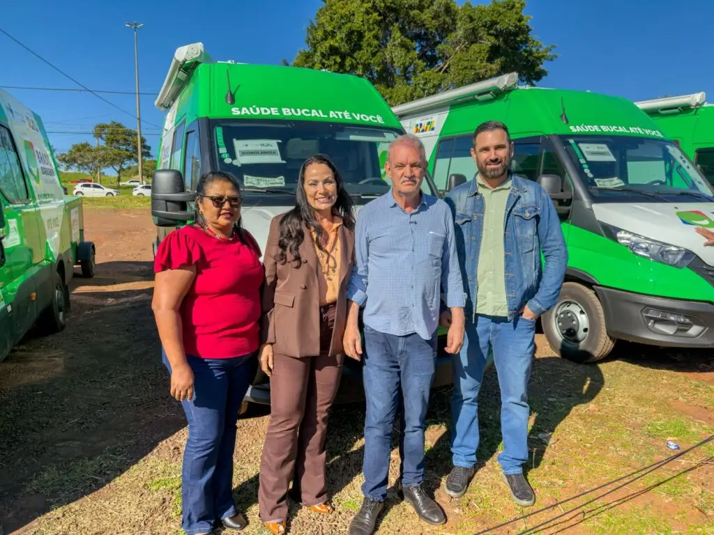 Geraldo Resende celebra entrega de unidades odontológicas móveis e equipamentos em MS