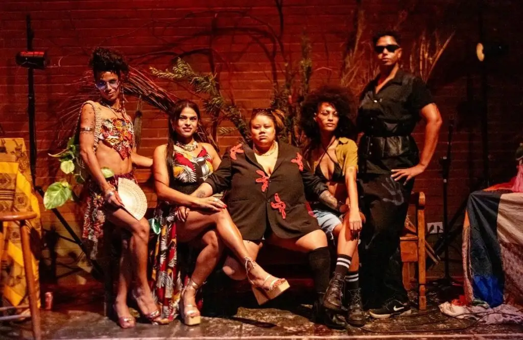 Oficina em Dourados une moda, arte e Cultura Ballroom para celebrar o Mês do Orgulho LGBTQIAPN+ Oficina em Dourados une moda, arte e Cultura Ballroom para celebrar o Mês do Orgulho LGBTQIAPN+