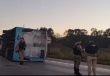 Ônibus tomba em na BR-040 e deixa 16 feridos