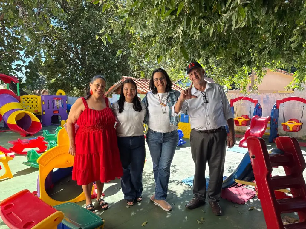 Gleice Jane garante R$ 250 mil para educação e busca novos recursos para a saúde Gleice Jane garante R$ 250 mil para educação e busca novos recursos para a saúde
