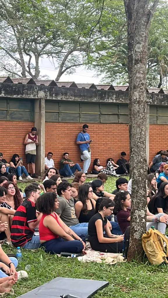 Sargento Prates recebe R$ 3,9 mil em diárias para viagem a Campo Grande e aparece em atos políticos em Dourados Sargento Prates recebe R$ 3,9 mil em diárias para viagem a Campo Grande e aparece em atos políticos em Dourados