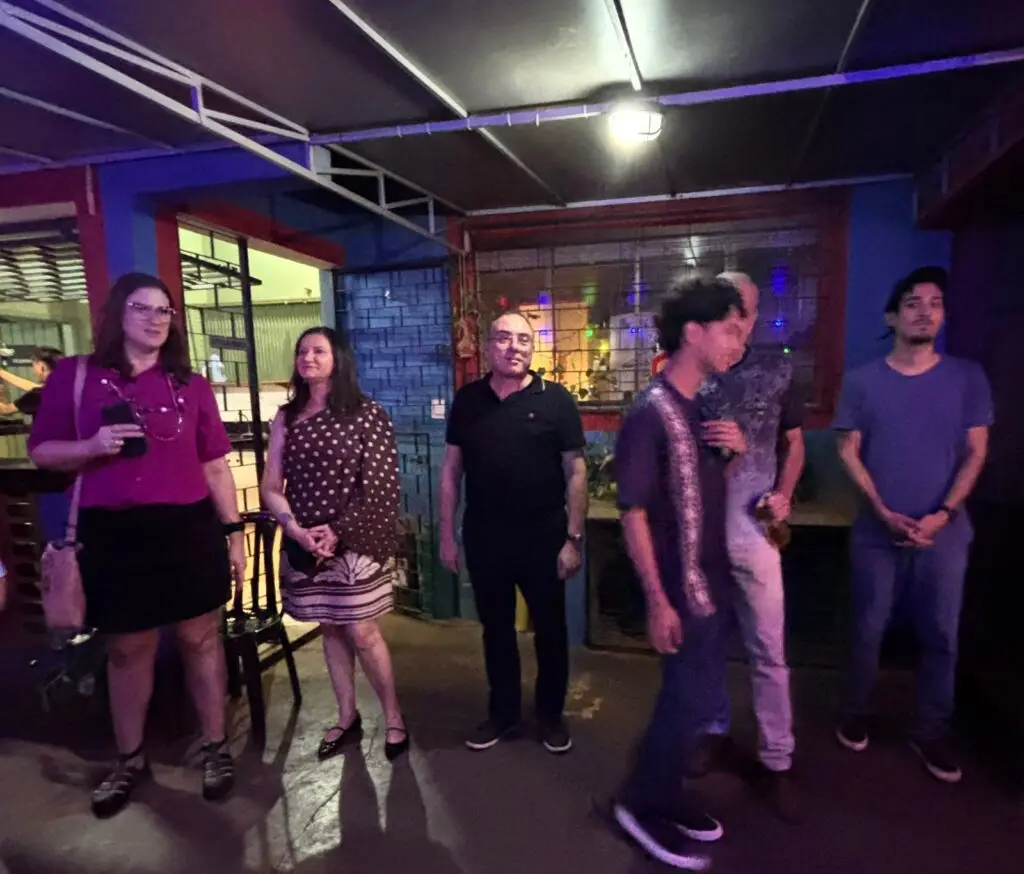 Noite de Gala no Casulo: João Martinelli lança 'Maquiagem' com casa cheia